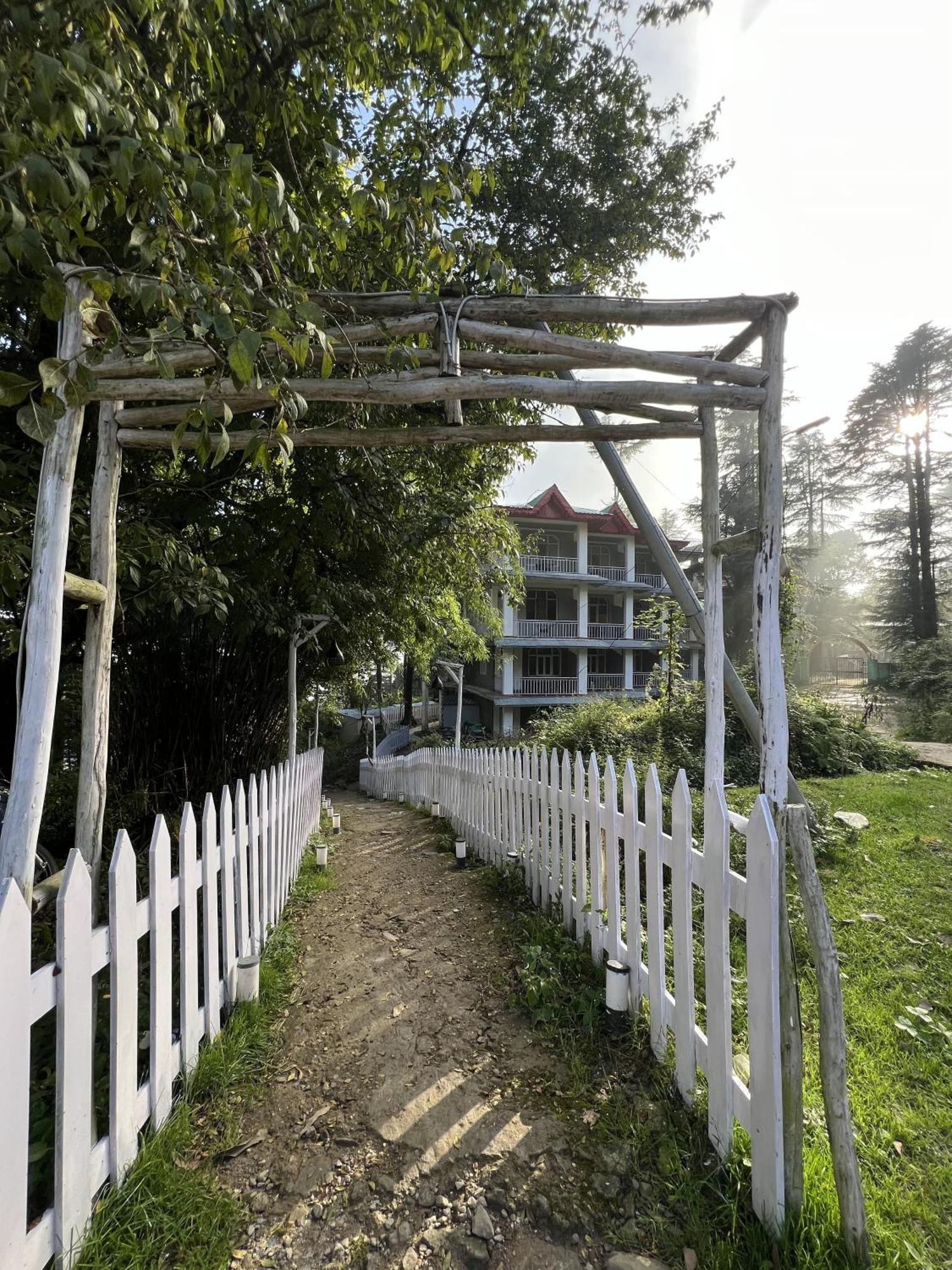 Himtrek Stays,Mcleodganj マクロード・ガンジ エクステリア 写真