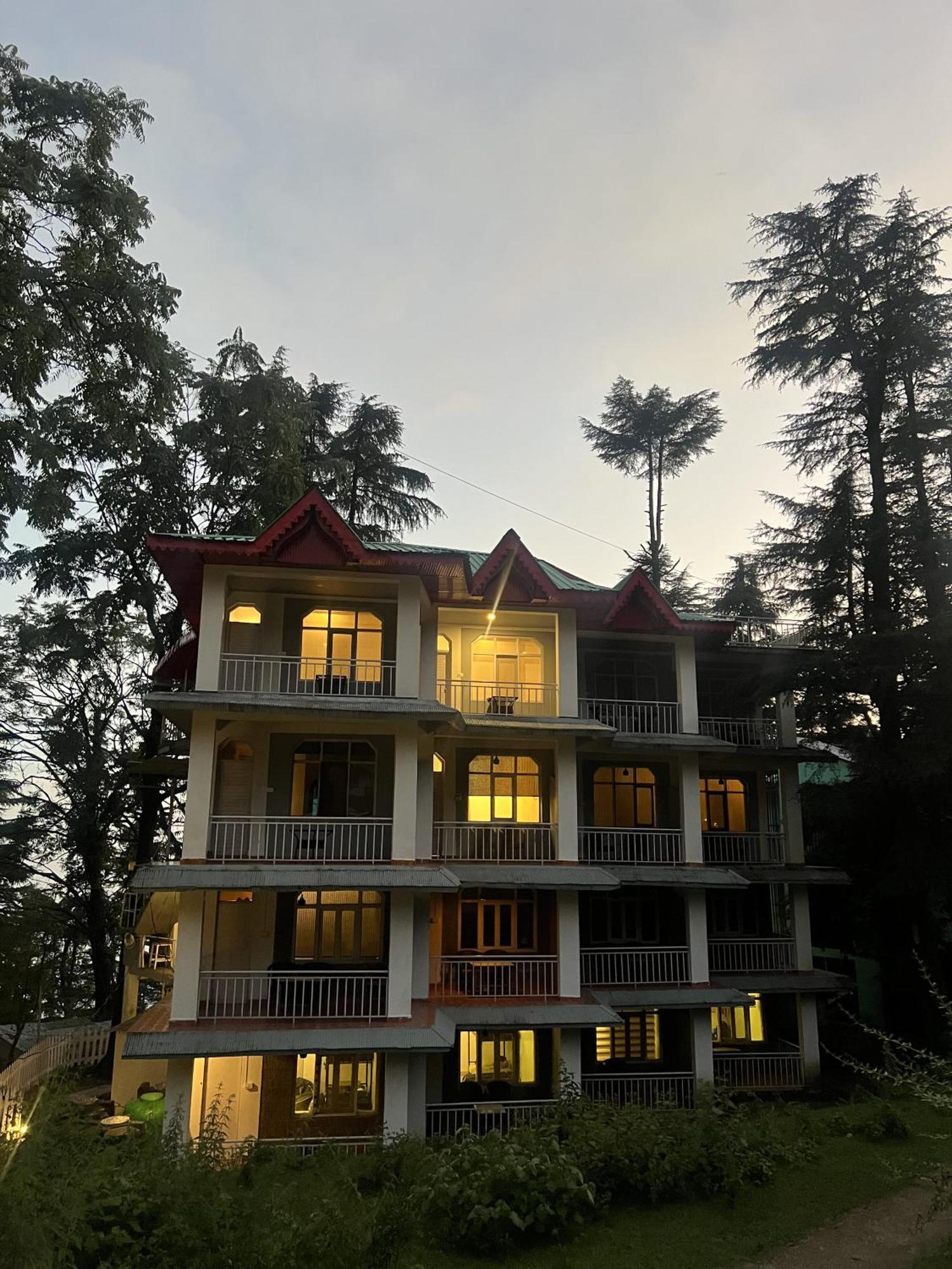 Himtrek Stays,Mcleodganj マクロード・ガンジ エクステリア 写真
